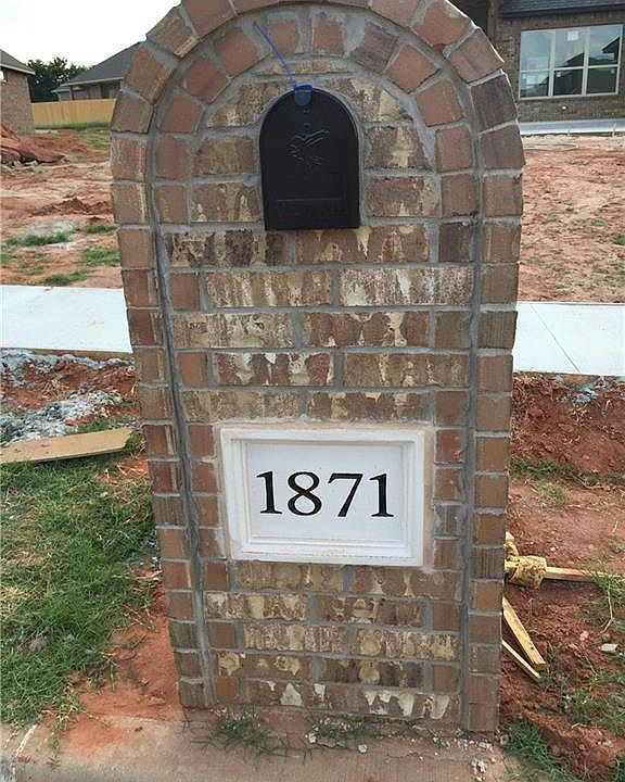 2nd image of 1871 W Main St