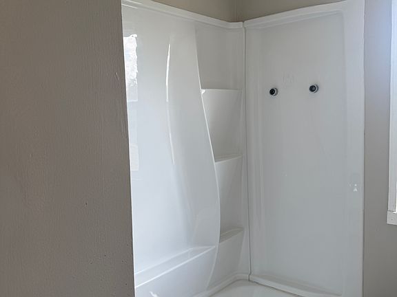 4th image of 1410 E Thirtyfirst St