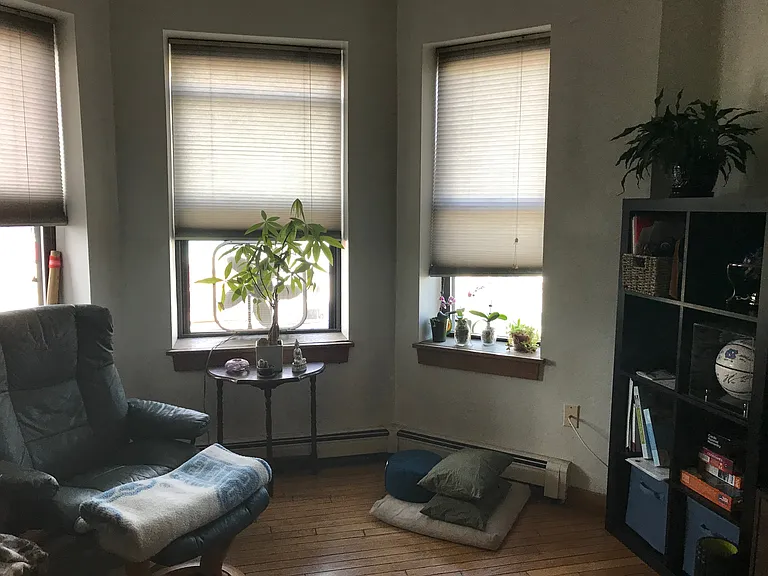 96 Linden St — Photo 3