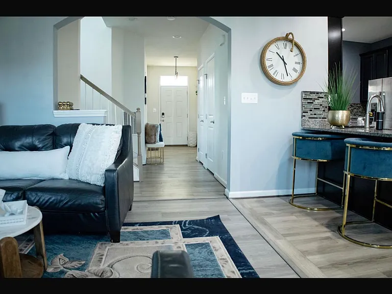 6809 Luce Ln — Photo 2