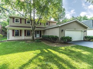 1560 Swallow St, Naperville, IL 60565