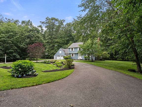 2nd image of 44 Ivy Ln