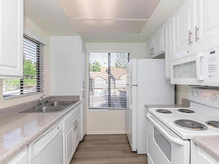 Westridge Apartment Homes — Photo 29