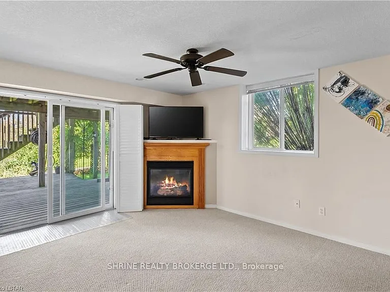 1841 Foxwood Ave #UPPER — Photo 28
