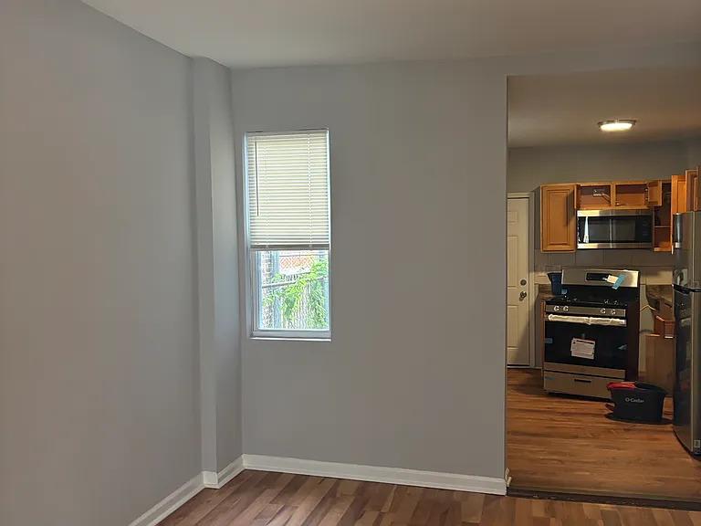 1322 W Victoria St — Photo 6