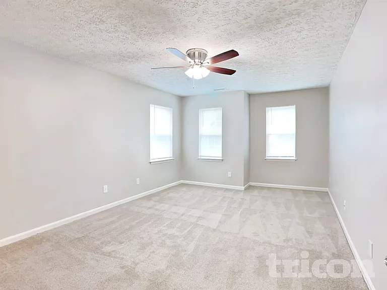 1829 Elkpark Dr — Photo 6