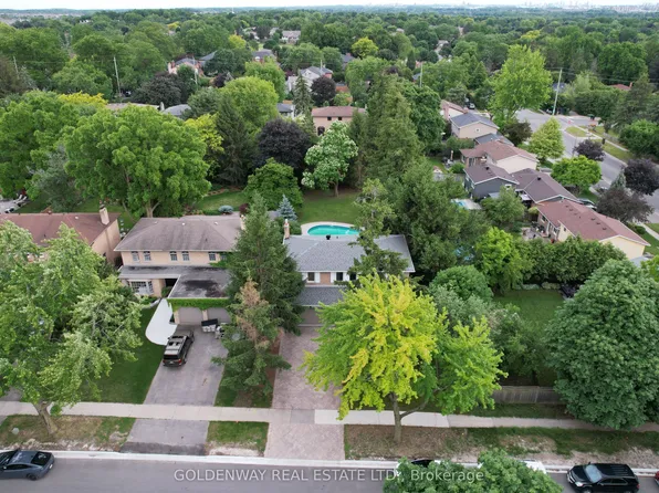 3 Sir Lancelot Dr, Markham, ON L3P 3S3