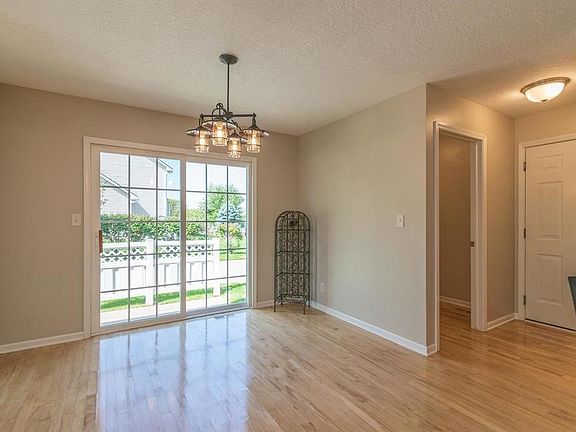 4th image of 204 NW 27th St