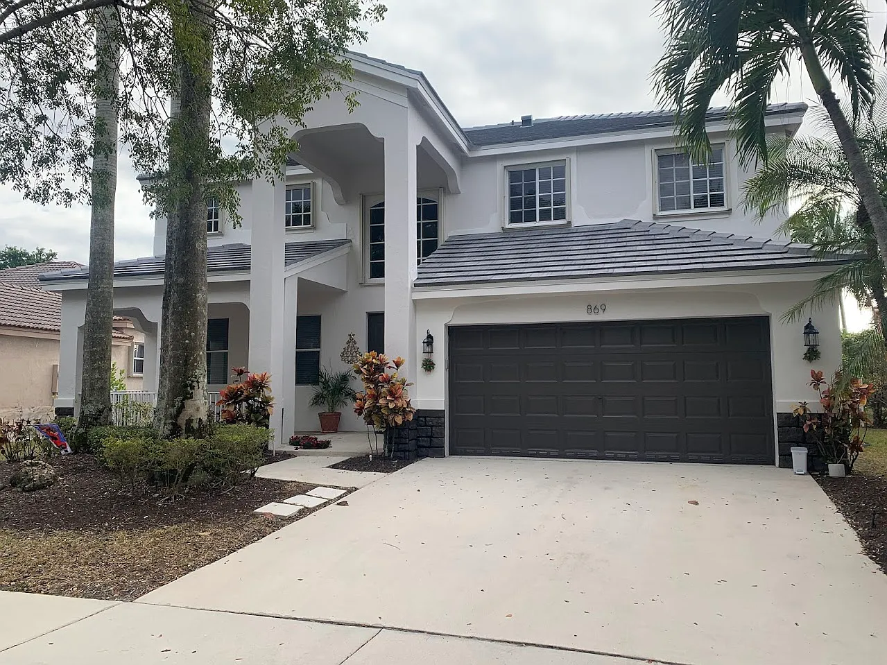 4 bed, 2.5 bath, 2262 sqft, $5,725 — Photo 1