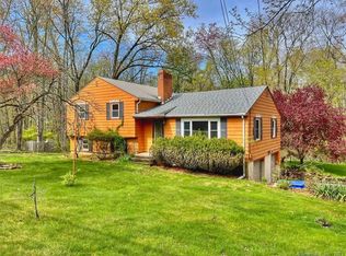 62 Terry Plains Rd, Bloomfield, CT 06002