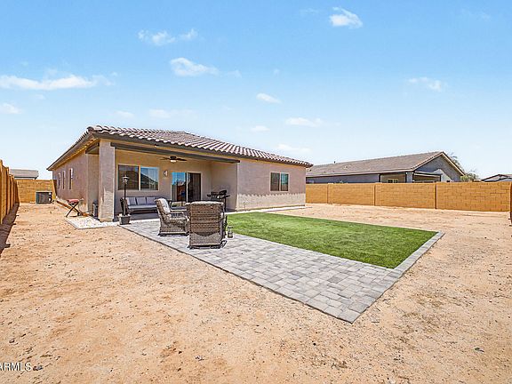 4th image of 857 E DIAMOND Drive