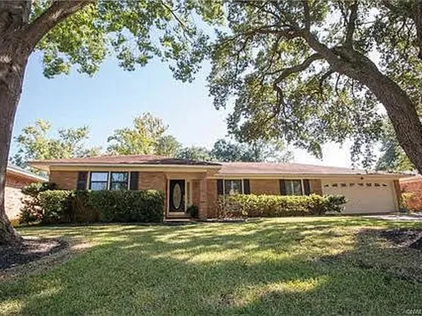 7453 Camelback Dr, Shreveport, LA 71105