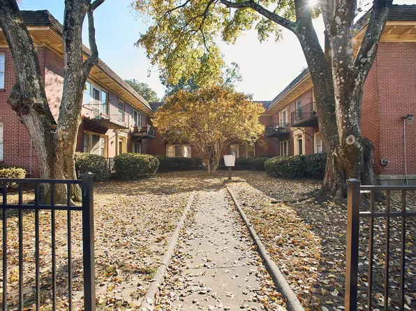 Eighth St Apartments