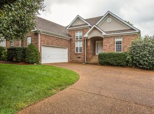 2812 Iroquois Dr, Thompsons Station, TN 37179