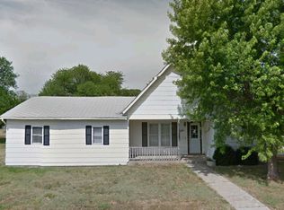 302 N Graves Ave, Norton, KS 67654