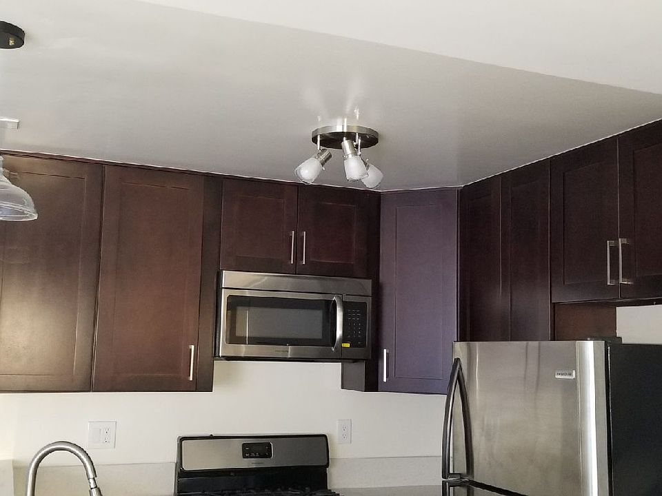 1st image of 1925 W 20th St APT 203