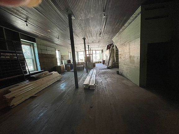 5th image of 12-16 S Main St