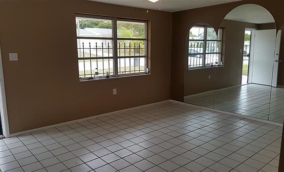 5th image of 5110 Farley Dr