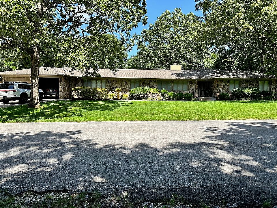 1st image of 500 College Heights Dr