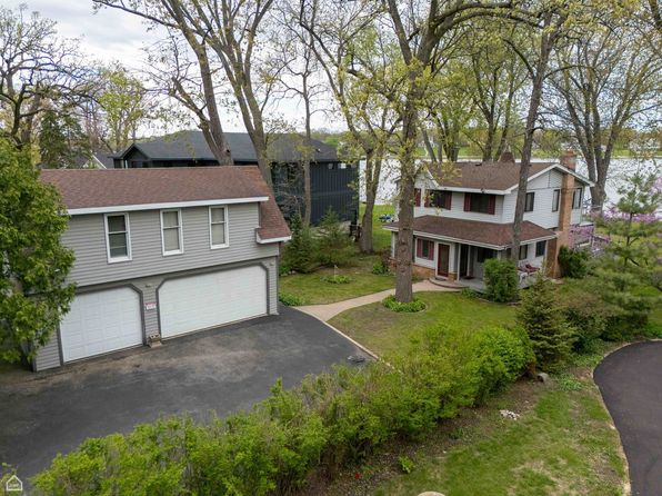 712 Regner Rd, McHenry, IL 60051