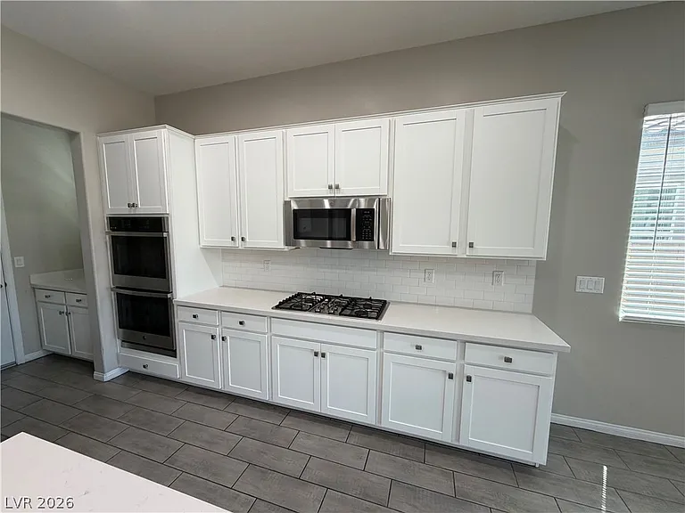63 Barton Bay Ave — Photo 10