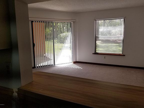 5th image of 2701 NE 10th St APT 105