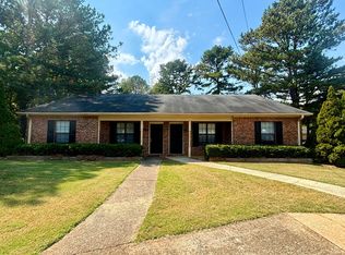 516 Whitehall Ln, Lawrenceville, GA 30046