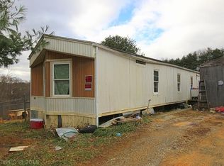 955 Ridgeway Dr, Christiansburg, VA 24073