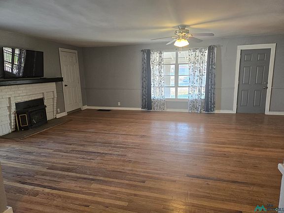 2nd image of 2101 W Alameda St