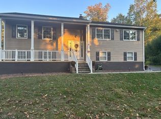 41 Debra Ln, Basking Ridge, NJ 07920