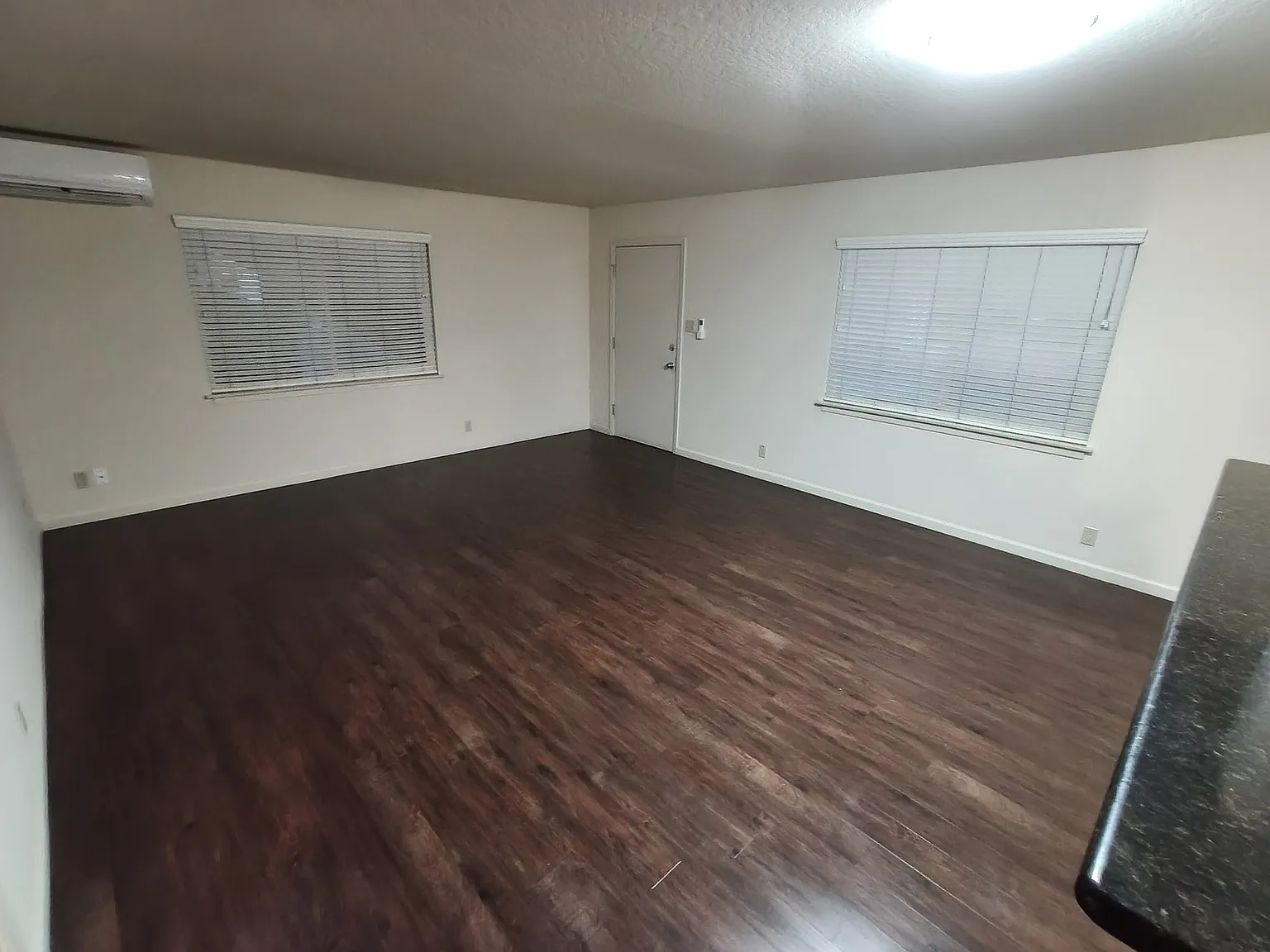 2 bed, 800 sqft, $2,500 — Photo 4