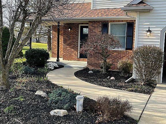 2nd image of 9276 Arrowhead Dr W