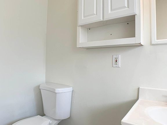 5th image of 1808 W Sumac Ln APT 6