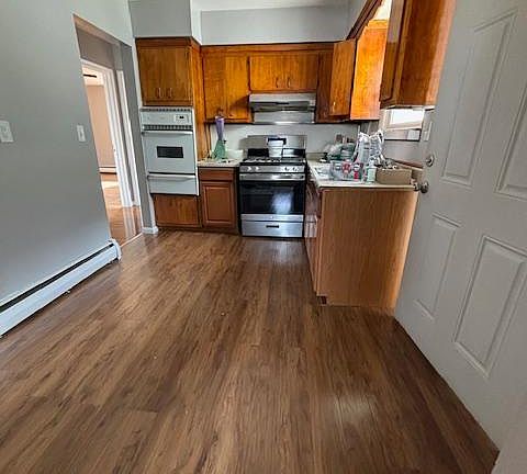 3rd image of 19 Rossiter Ave Floor 2