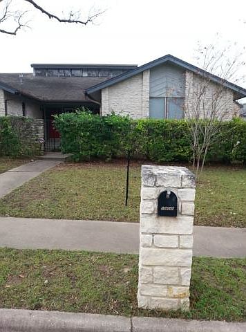 1st image of 10804 Pinehurst Dr #B