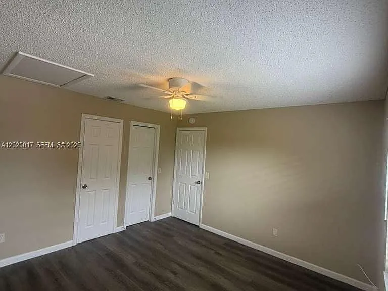 617 Ixoria Ave #18 — Photo 7
