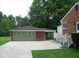 4th image of 30604 Beechwood St