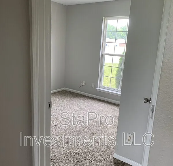 110 Village Pl — Photo 3