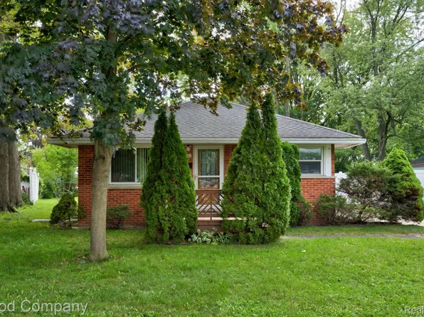 17341 Avilla Blvd, Southfield, MI 48076