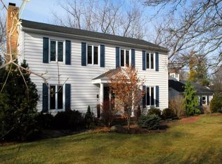 822 Dundee Ave, Barrington, IL
