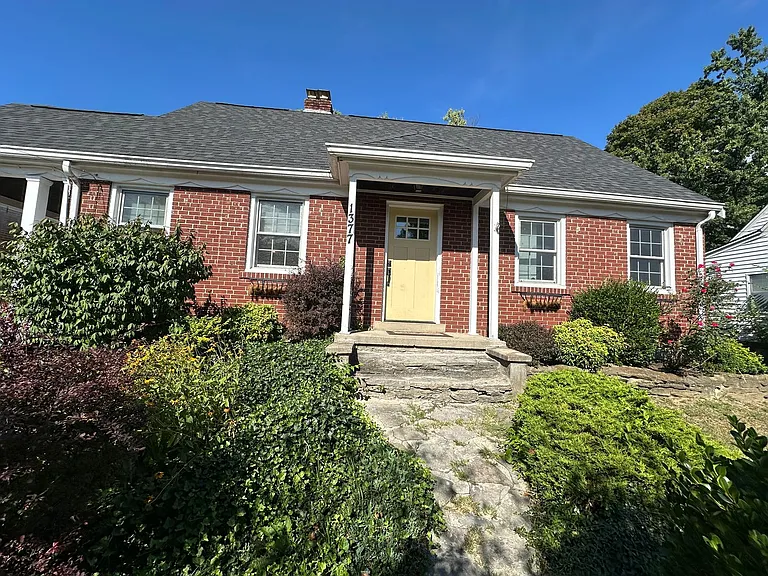 1377 Collinsdale Ave — Photo 1