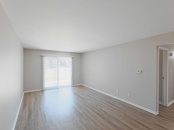 5th image of 3001 E Jefferson Blvd #330
