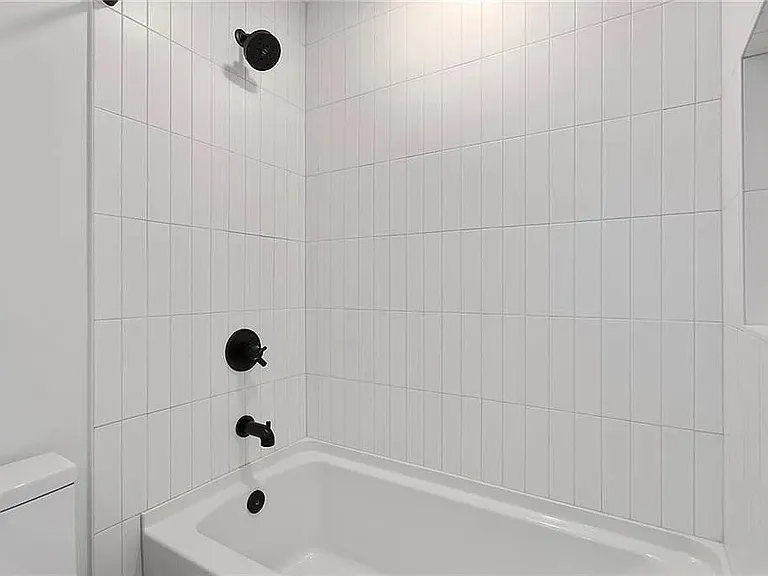 8105 Rosewood Dr — Photo 6