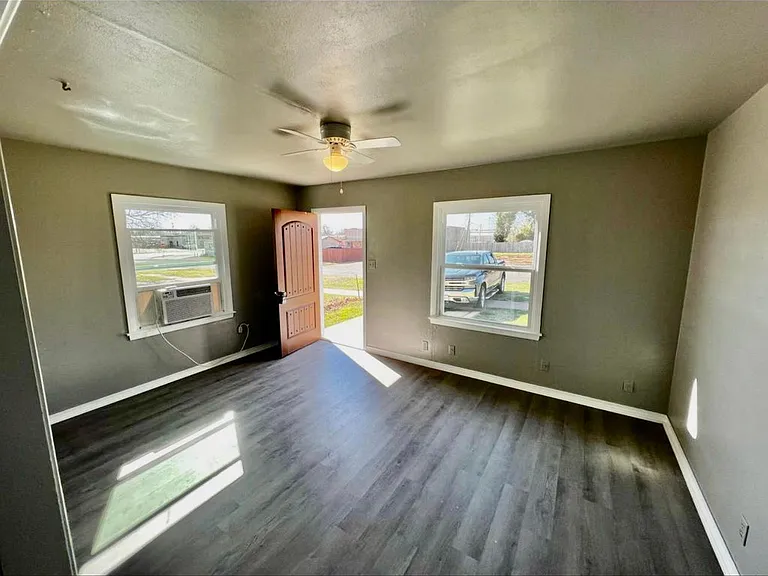 420 W Idaho Ave #A — Photo 3