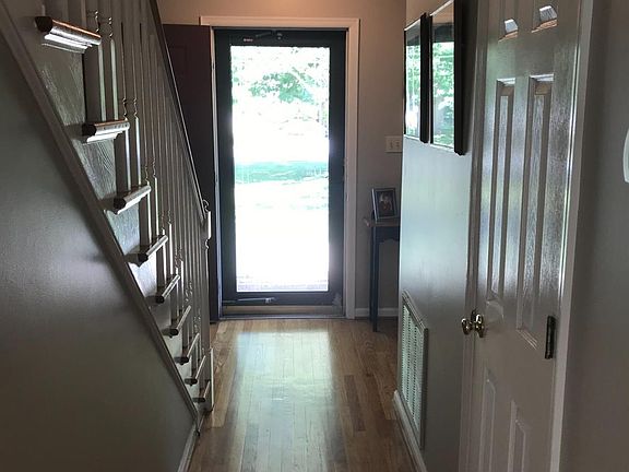 5th image of 453 Woodland Dr