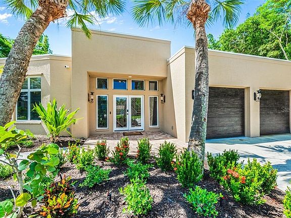 2nd image of 414 Island Cir
