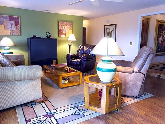 4th image of 20785 Villa Knoll Dr