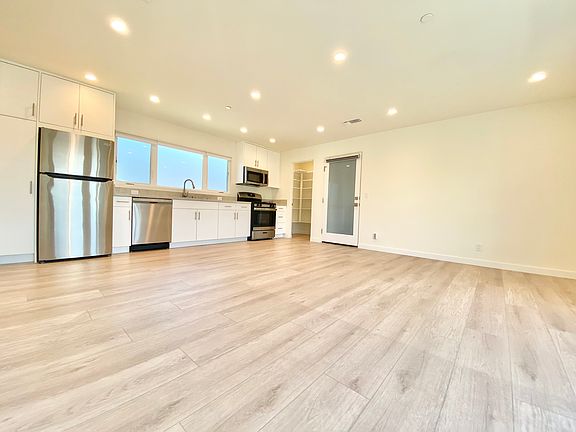 3rd image of 3245 N Drew St #5A