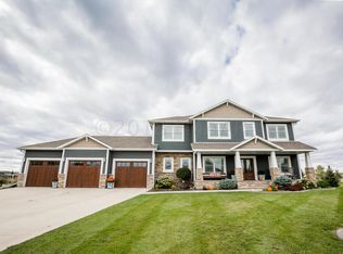 2117 38th St S, Moorhead, MN 56560
