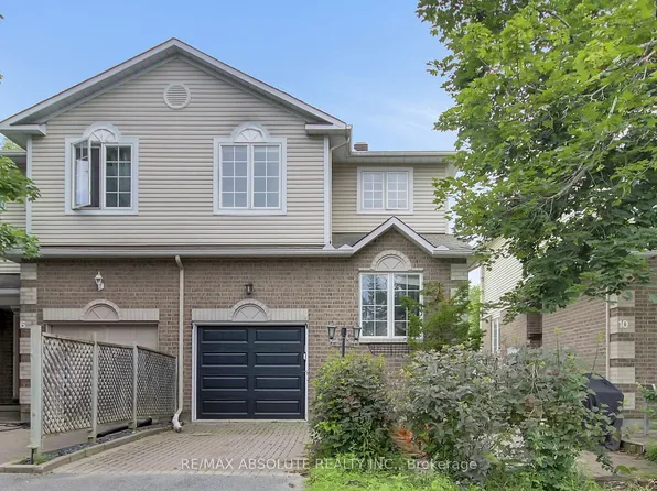 8 Riverbank Ct, Ottawa, ON K2S 1V7